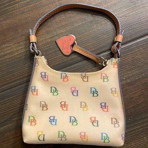 Dooney & Bourke clutch